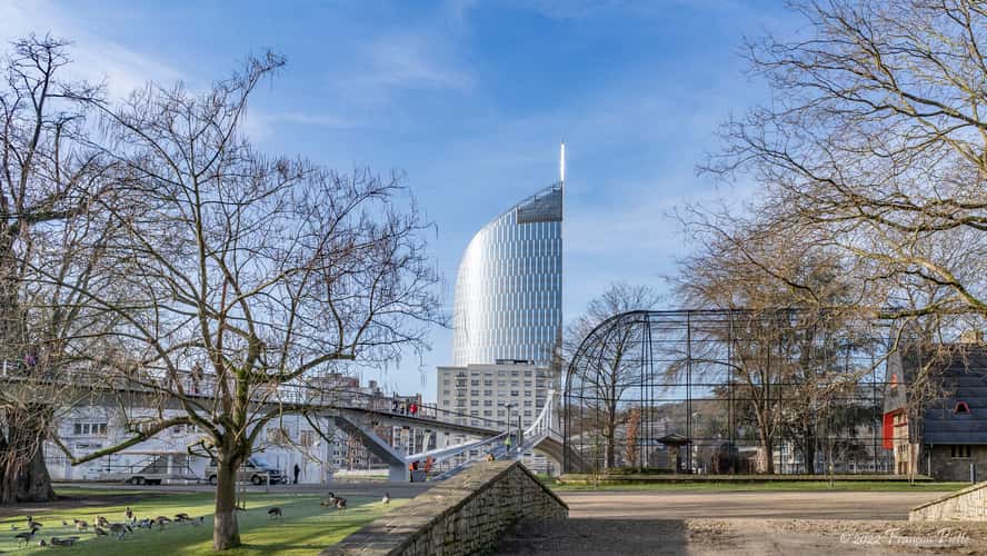 La Belle Liégeoise, pedestrian bridge