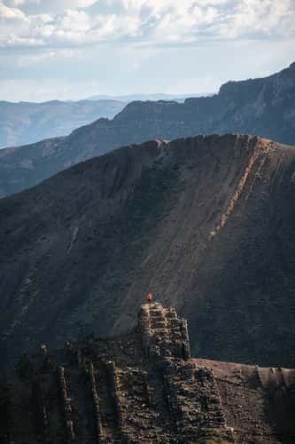 Mountain Range near Cordillera del Arcoiris Palcoyo