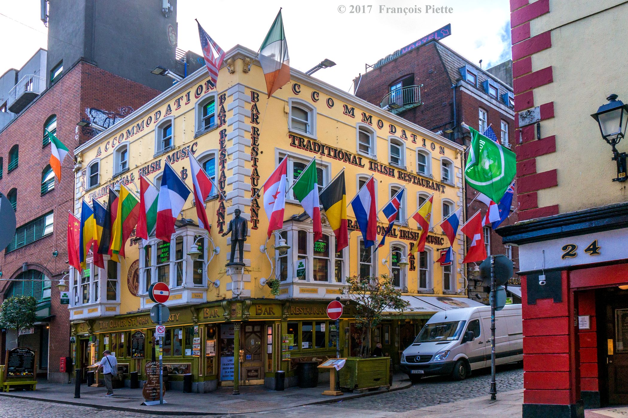 Oliver St. John Gogarty's Pub, Dublin, Ireland