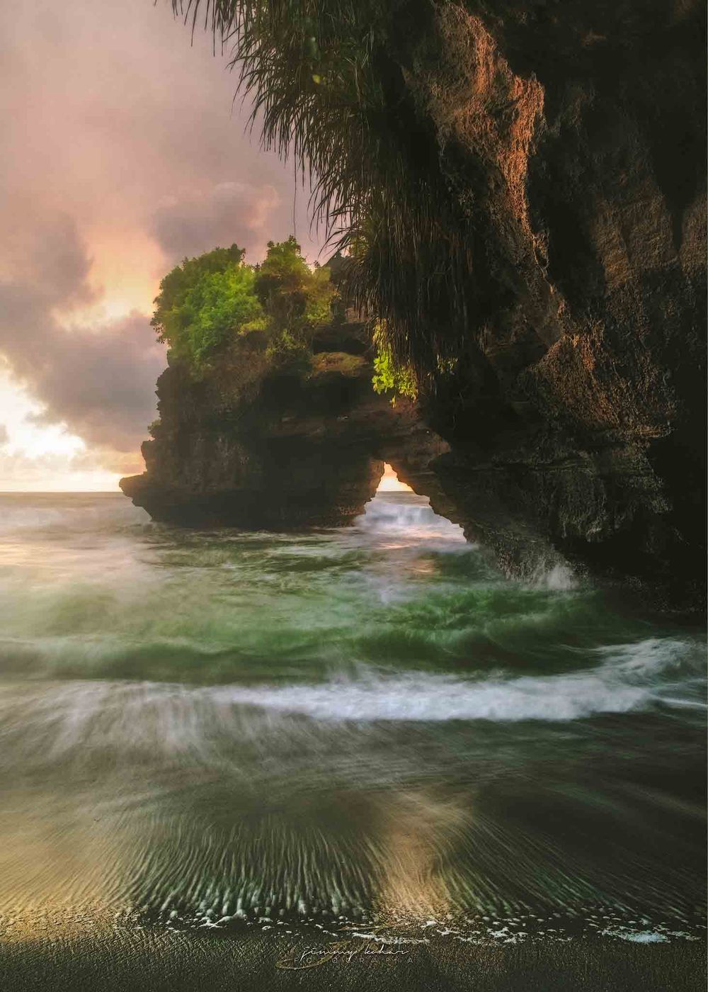 Tanah lot bali Rocks, Indonesia