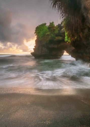 Tanah lot bali Rocks