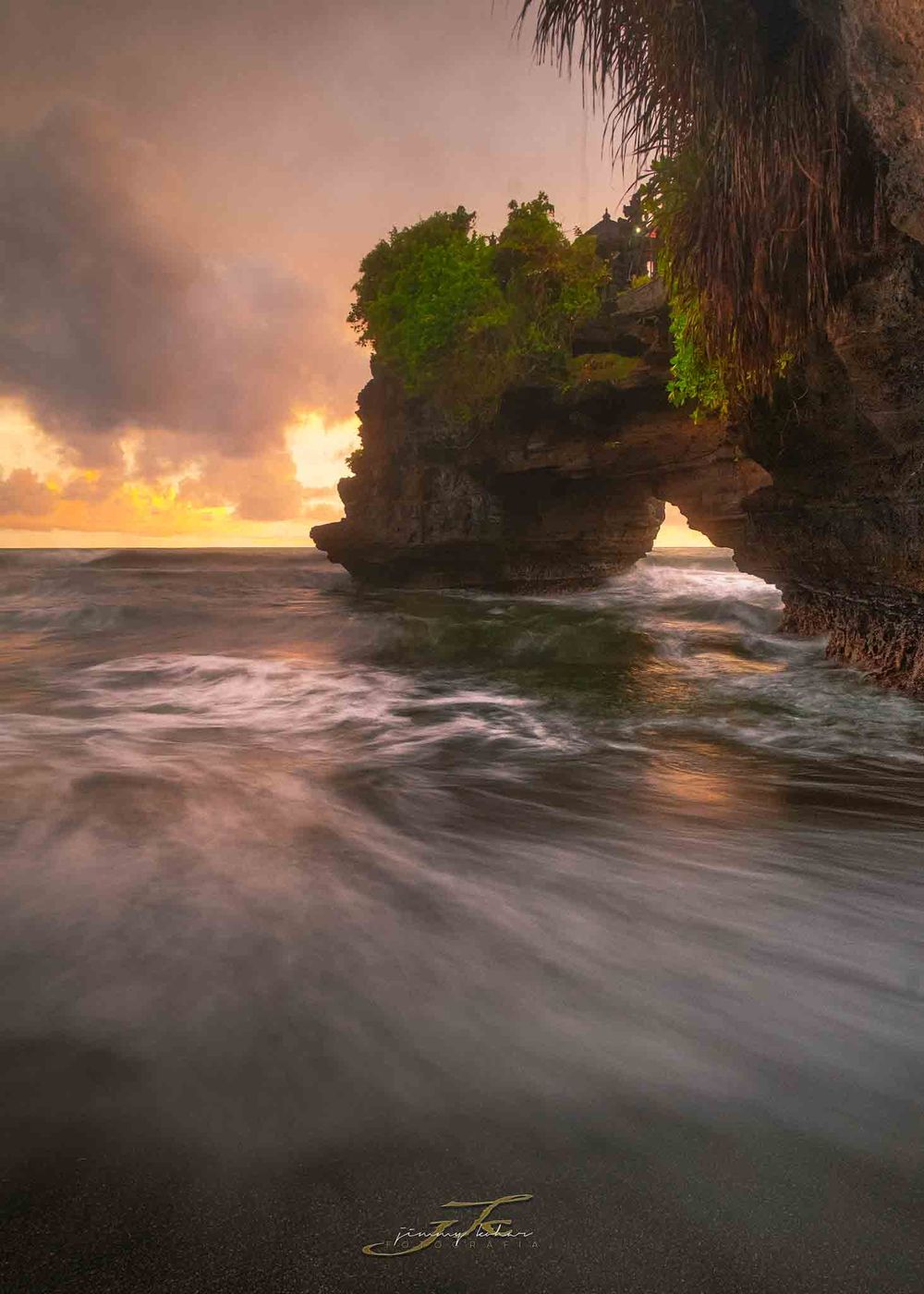 Tanah lot bali Rocks, Indonesia