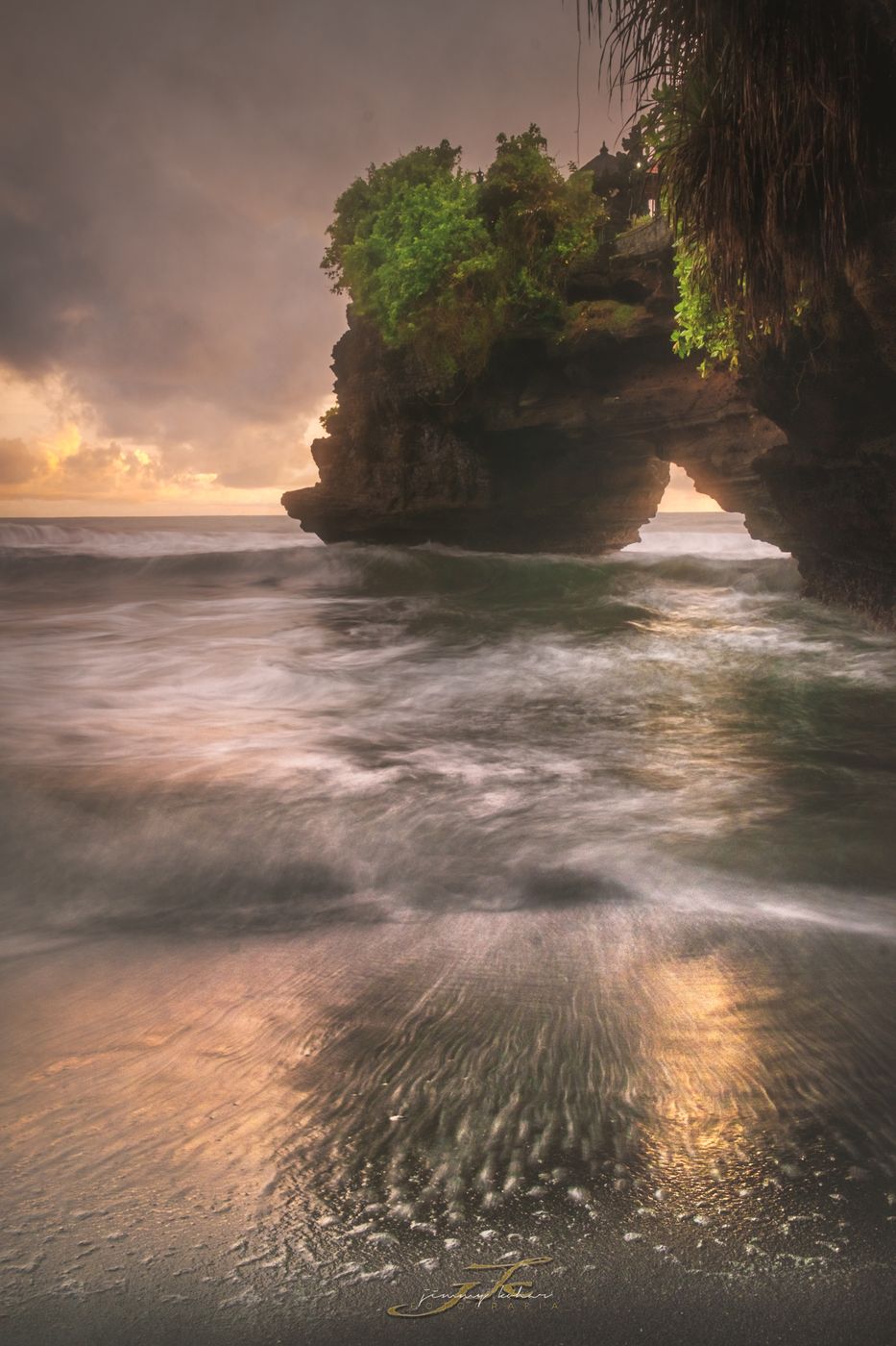 Tanah lot bali Rocks, Indonesia