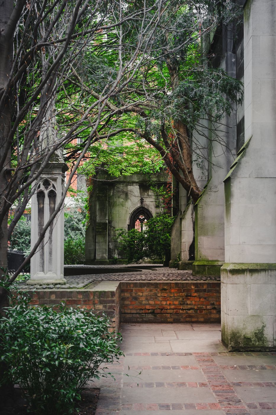 St Dunstan in the East church gardens, United Kingdom