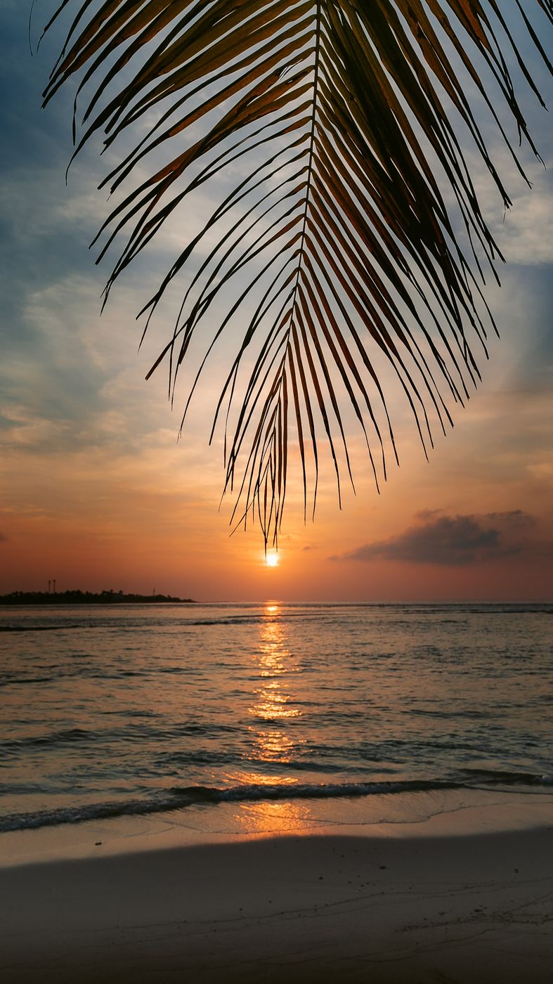 Thulusdhoo sunrise, Maldives