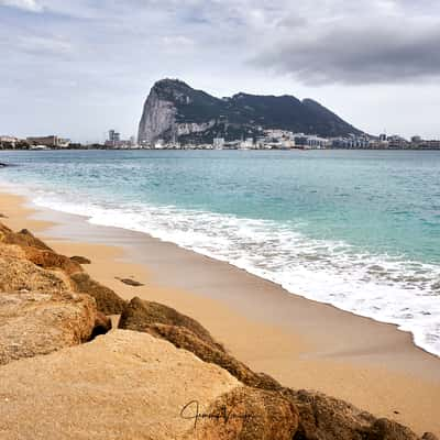 El Peñón de Gibraltar desde La Línea, Spain