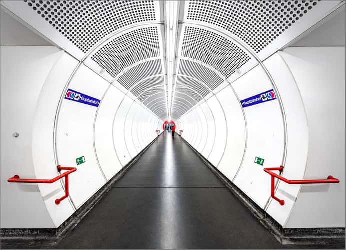 Südtiroler Platz - Subway Station