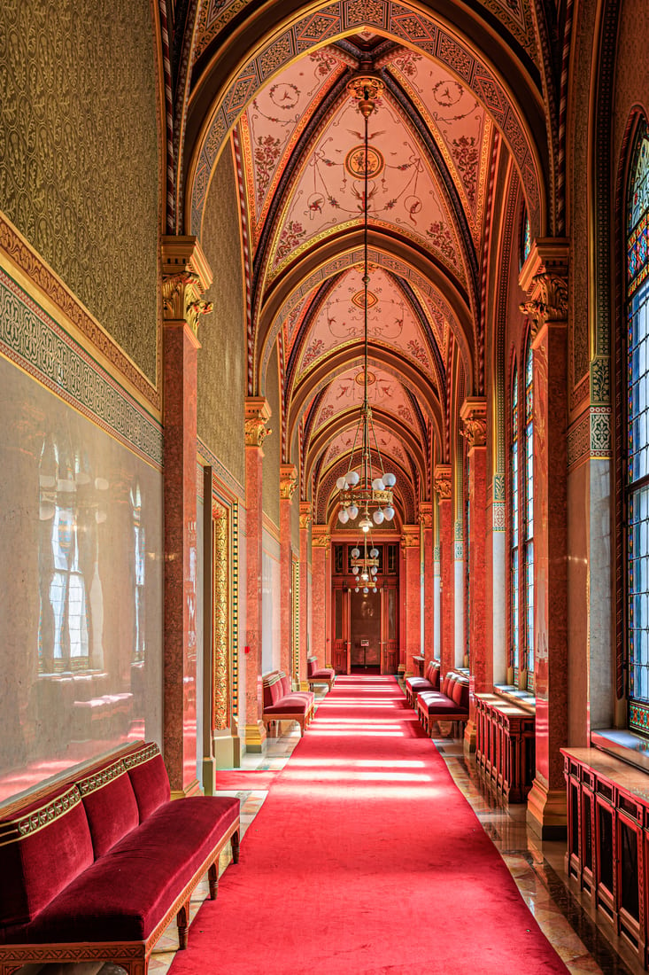 hungarian parliament guided tour