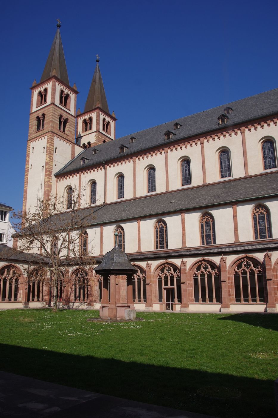 Würzburg Dom Kreuzgang, Germany
