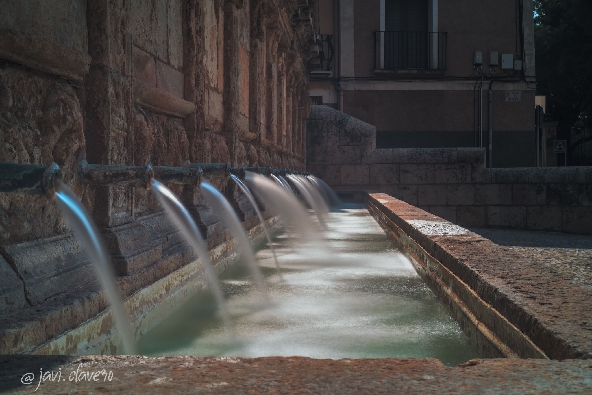 Fountain of the twenty pipes, Spain