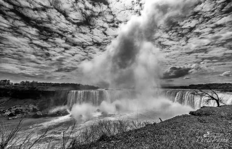 Sunrise at the Niagara Falls