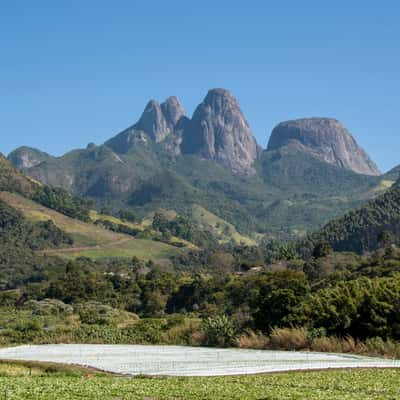 Três Picos e Capacete, Brazil