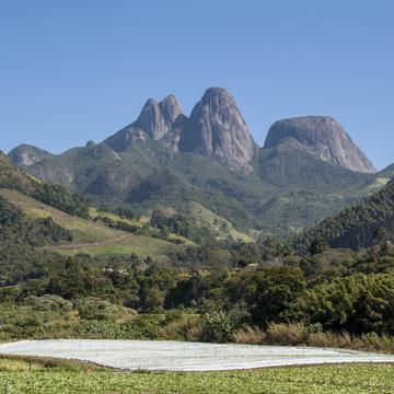 Três Picos e Capacete, Brazil