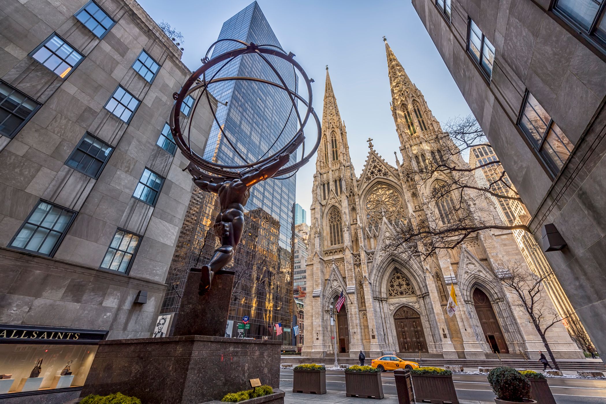 Atlas statue at the Rockefeller Center, USA