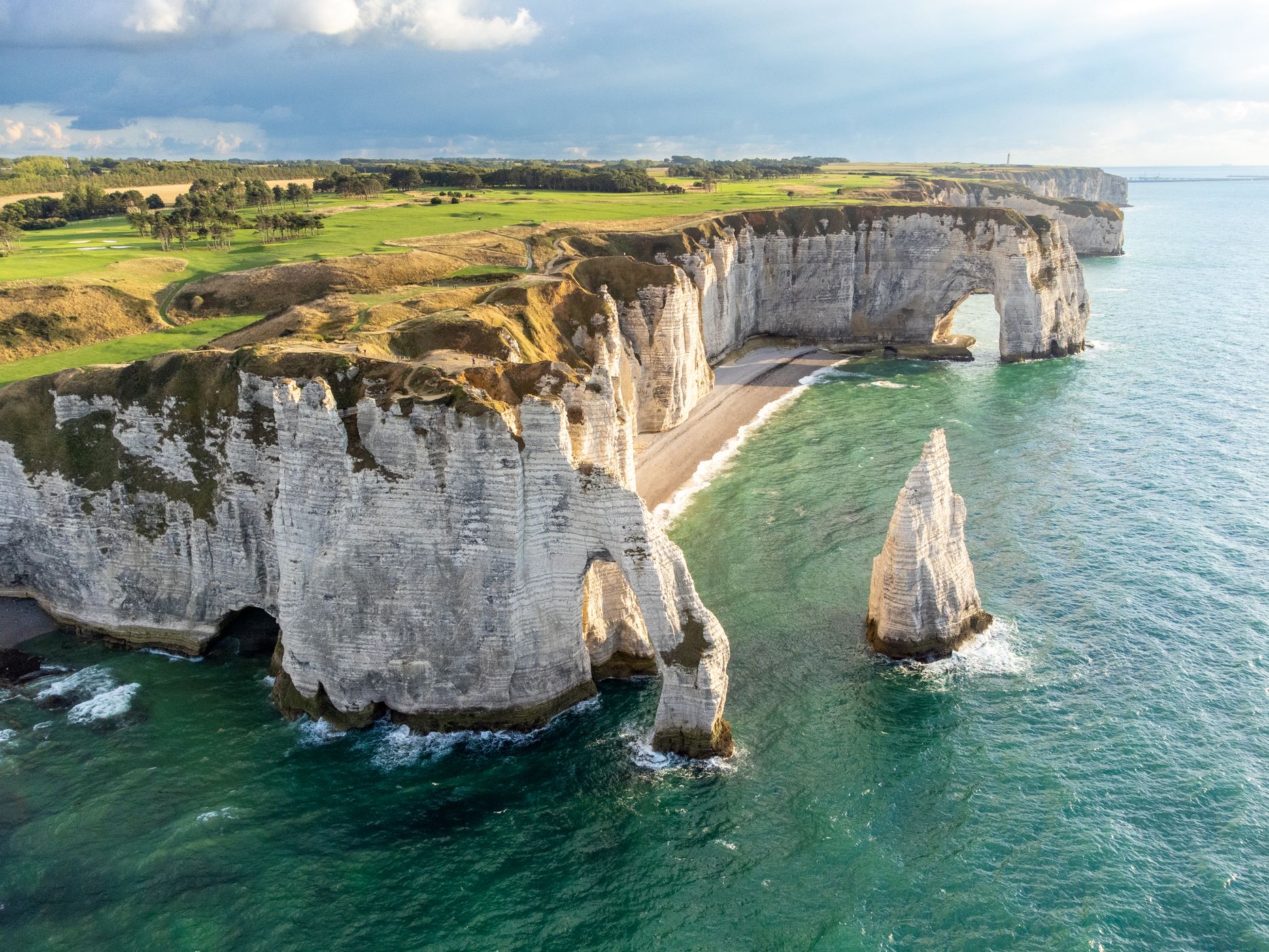 Étretat vue du ciel, France