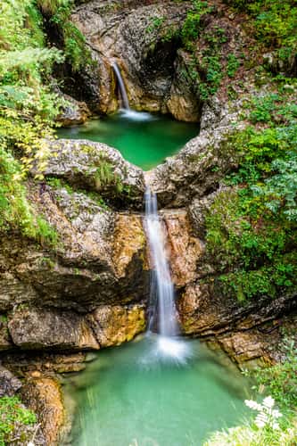 Fratarica Waterfall, Log Pod Mangartom