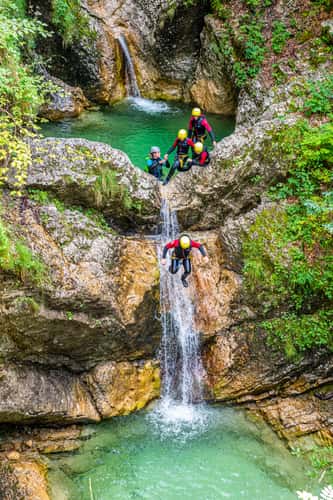 Fratarica Waterfall, Log Pod Mangartom