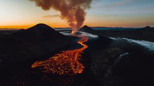 Icelandic volcanic eruption [drone]