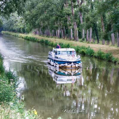 The Nantes-Brest Canal at Glénac, France