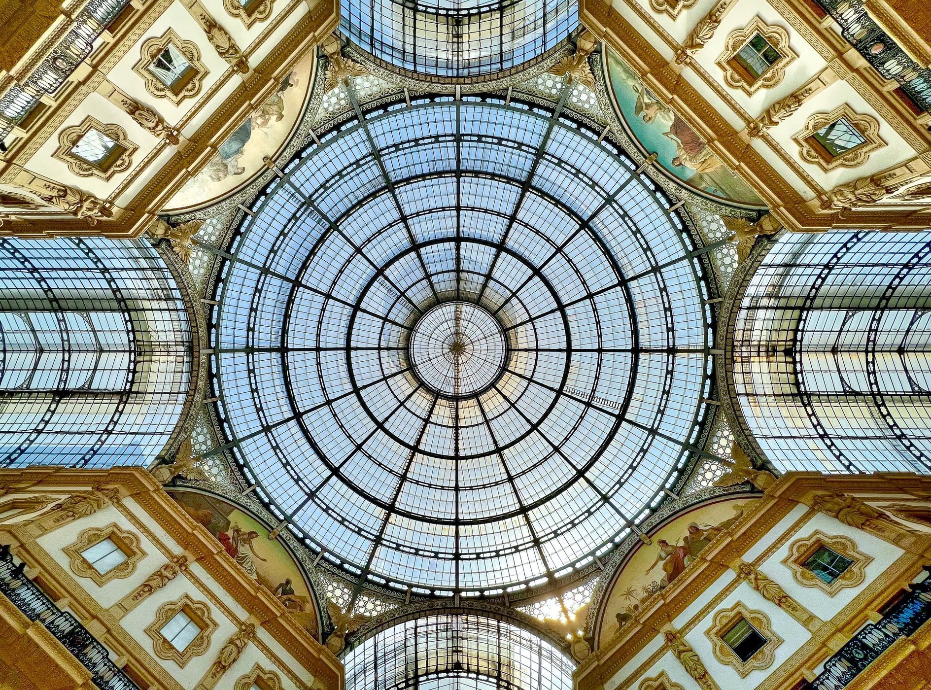 Galleria Vittorio Emanuele II, Italy