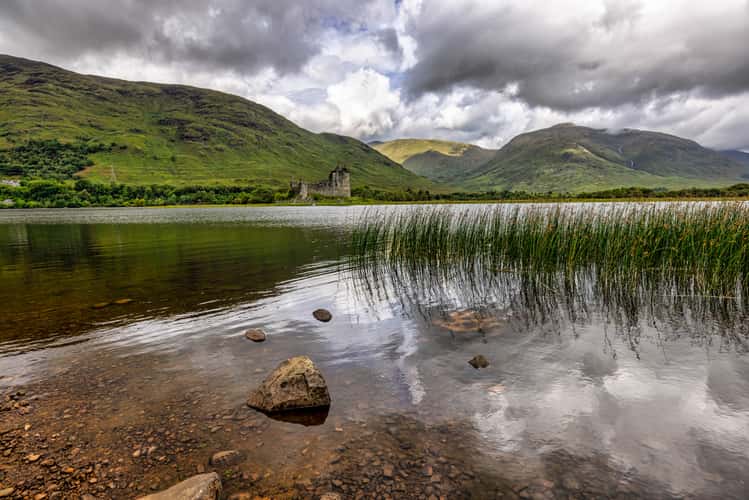 Rocks Kilchurn Castle, Loch Awe, Scotland