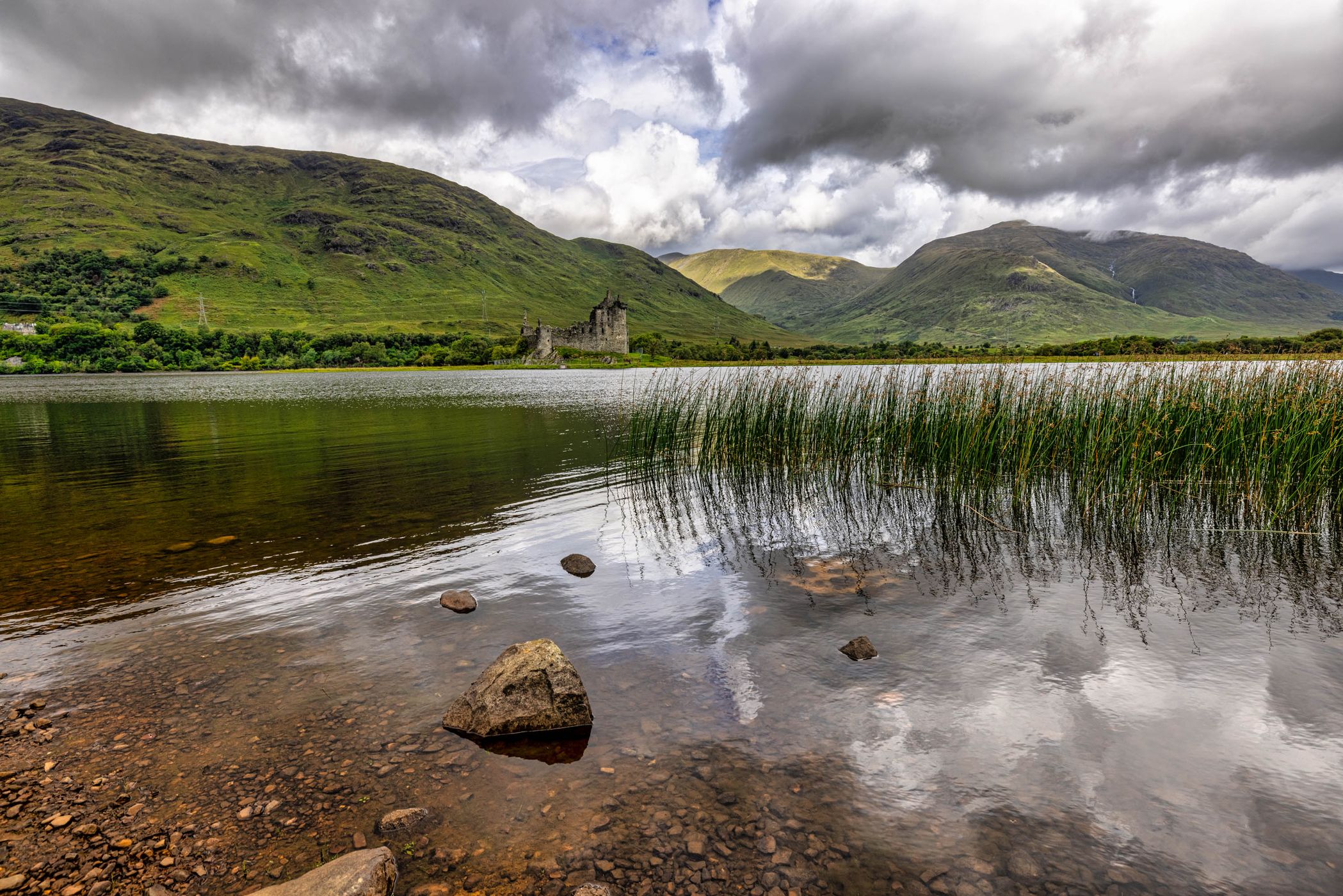 Rocks Kilchurn Castle, Loch Awe, Scotland, United Kingdom