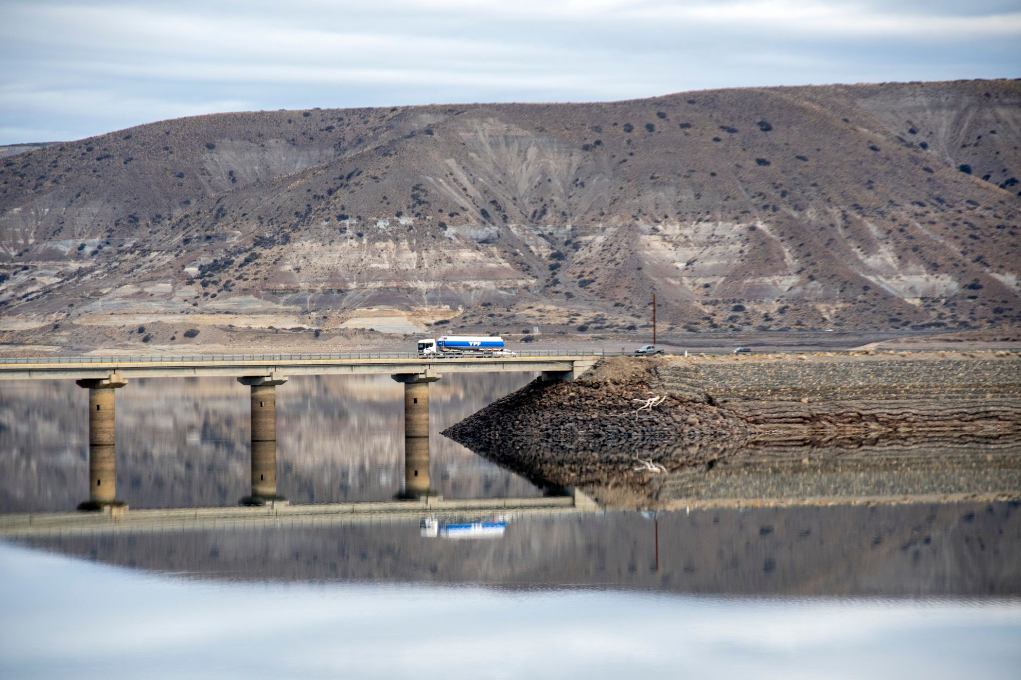 Puente Collon Cura, Argentina