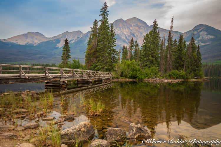 Pyramid Island view with Bridge
