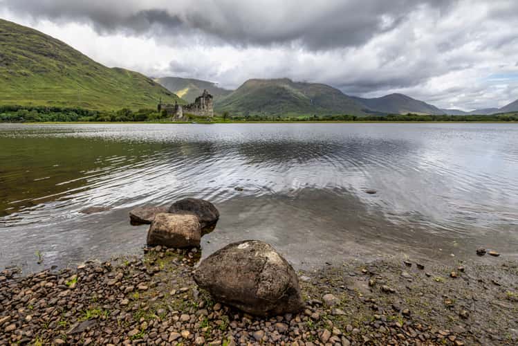 Rocks Kilchurn Castle, Loch Awe, Scotland