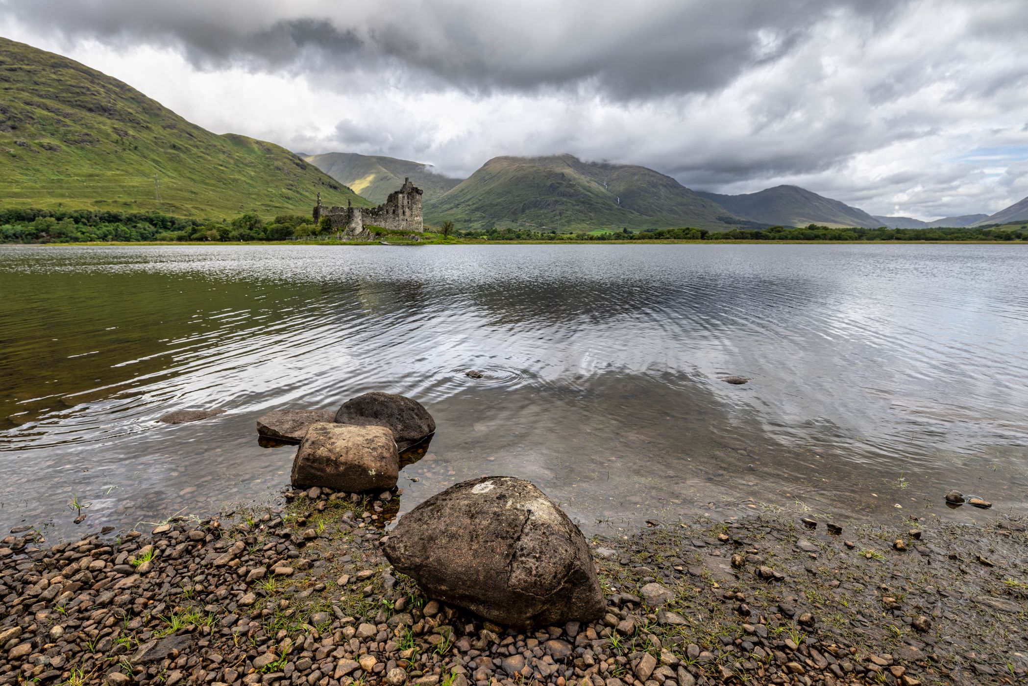 Rocks Kilchurn Castle, Loch Awe, Scotland, United Kingdom