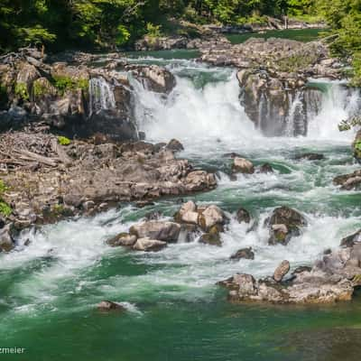 Salto los Novios Waterfall, Chile