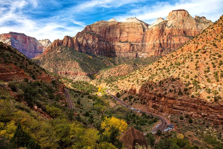 Switchbacks leading to Zion-Mt. Carmel Tunnel