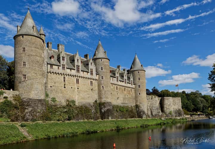 Castle of Josselin from l'Oust