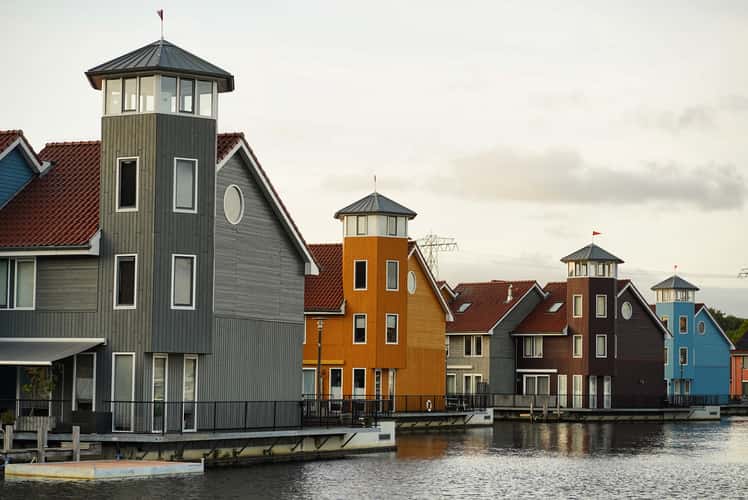 Colourful houses at Reitdiephaven