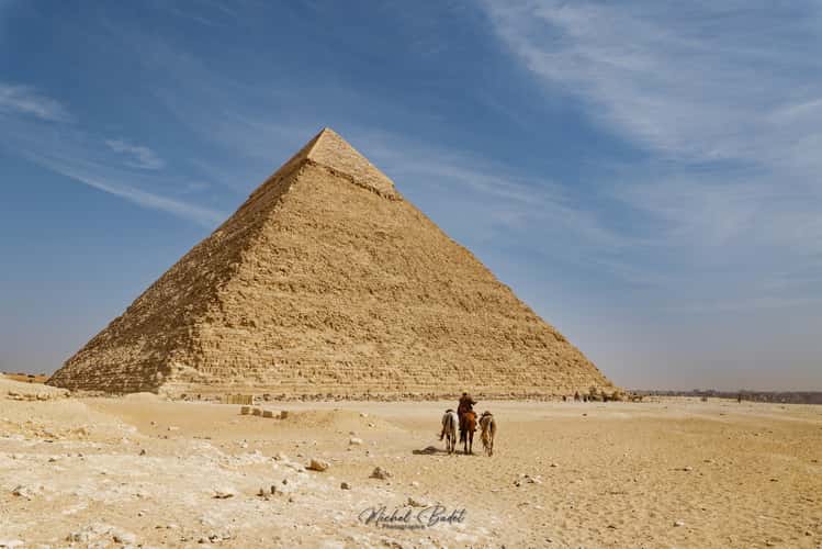 Gizeh and the pyramids