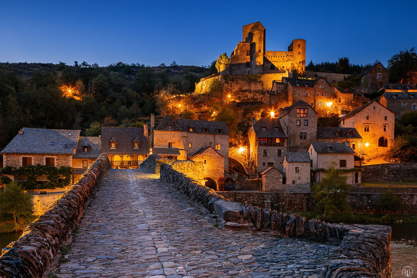 Pont medieval Belcastel, France