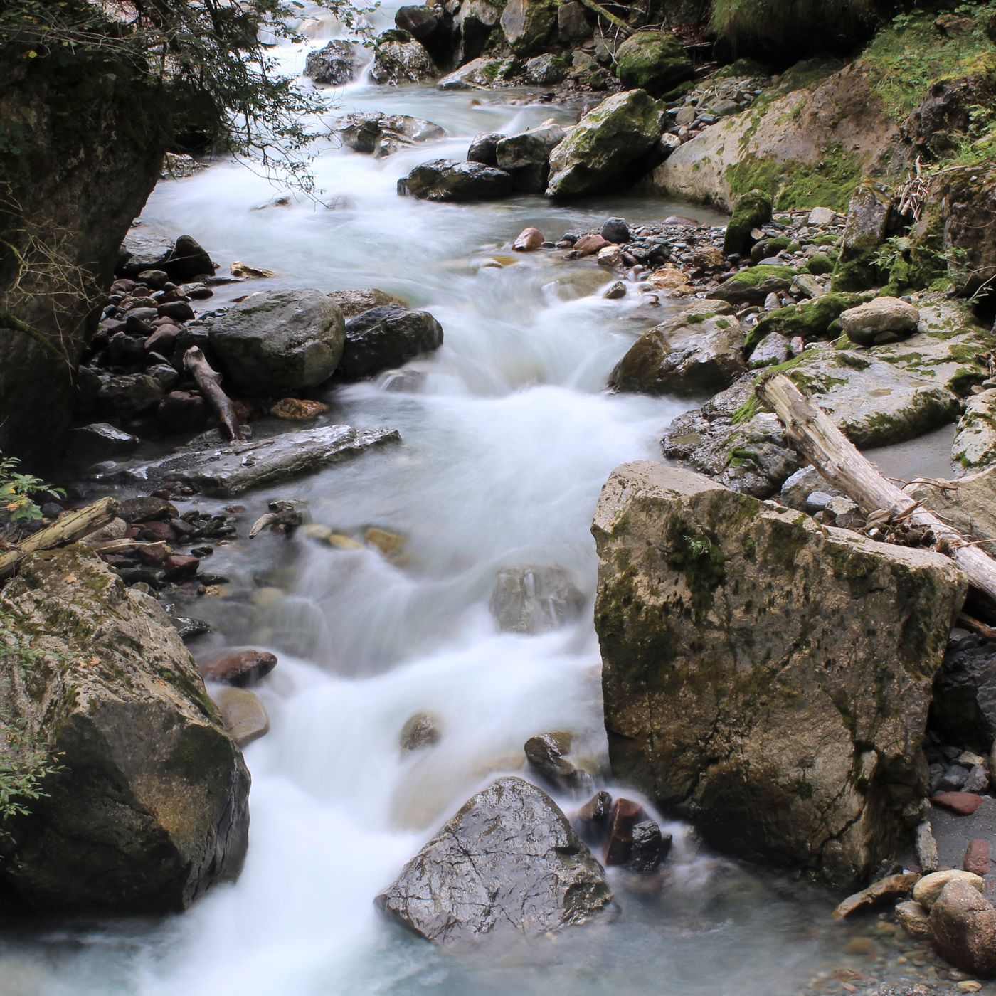 Bachlauf in Tirol, Austria