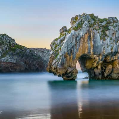 Cuevas del Mar, Spain