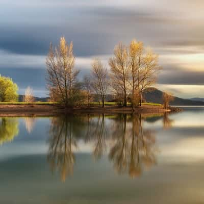 Embalse Ullibarri-Gamboa, Spain