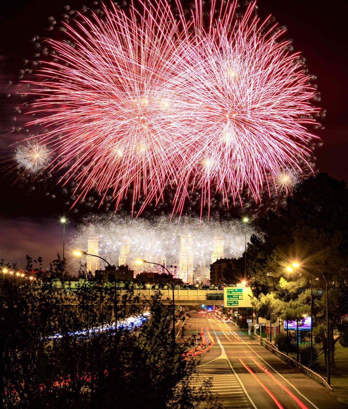 Fuegos artificiales en el Pilar, Spain