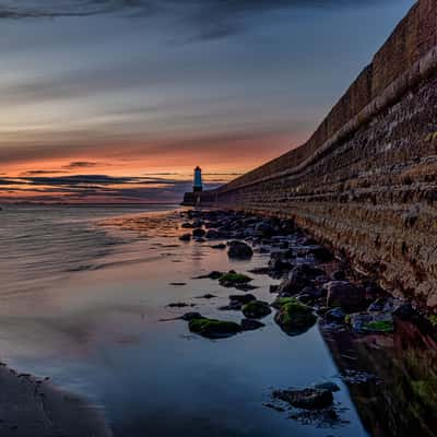 The Wall Berwick Lighthouse,  Berwick-upon-Tweed, England, UK, United Kingdom