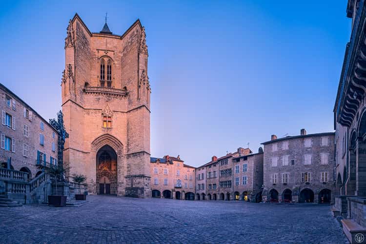 Villefranche de Rouergue - place Notre Dame