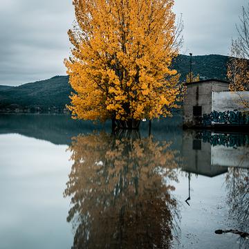 Autumn at the Barasona Lake, Graus, Spain