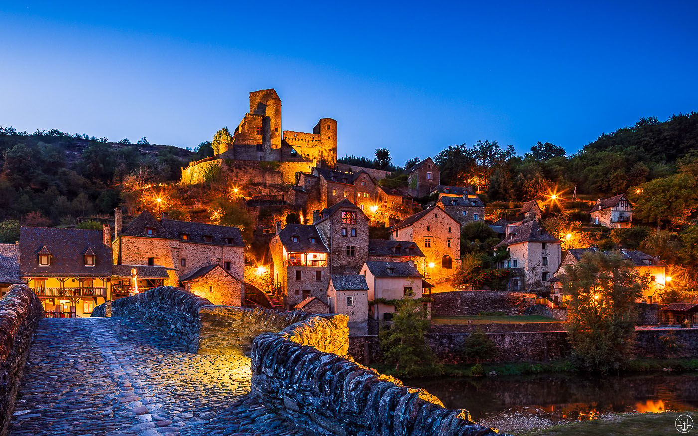 Pont medieval Belcastel, France