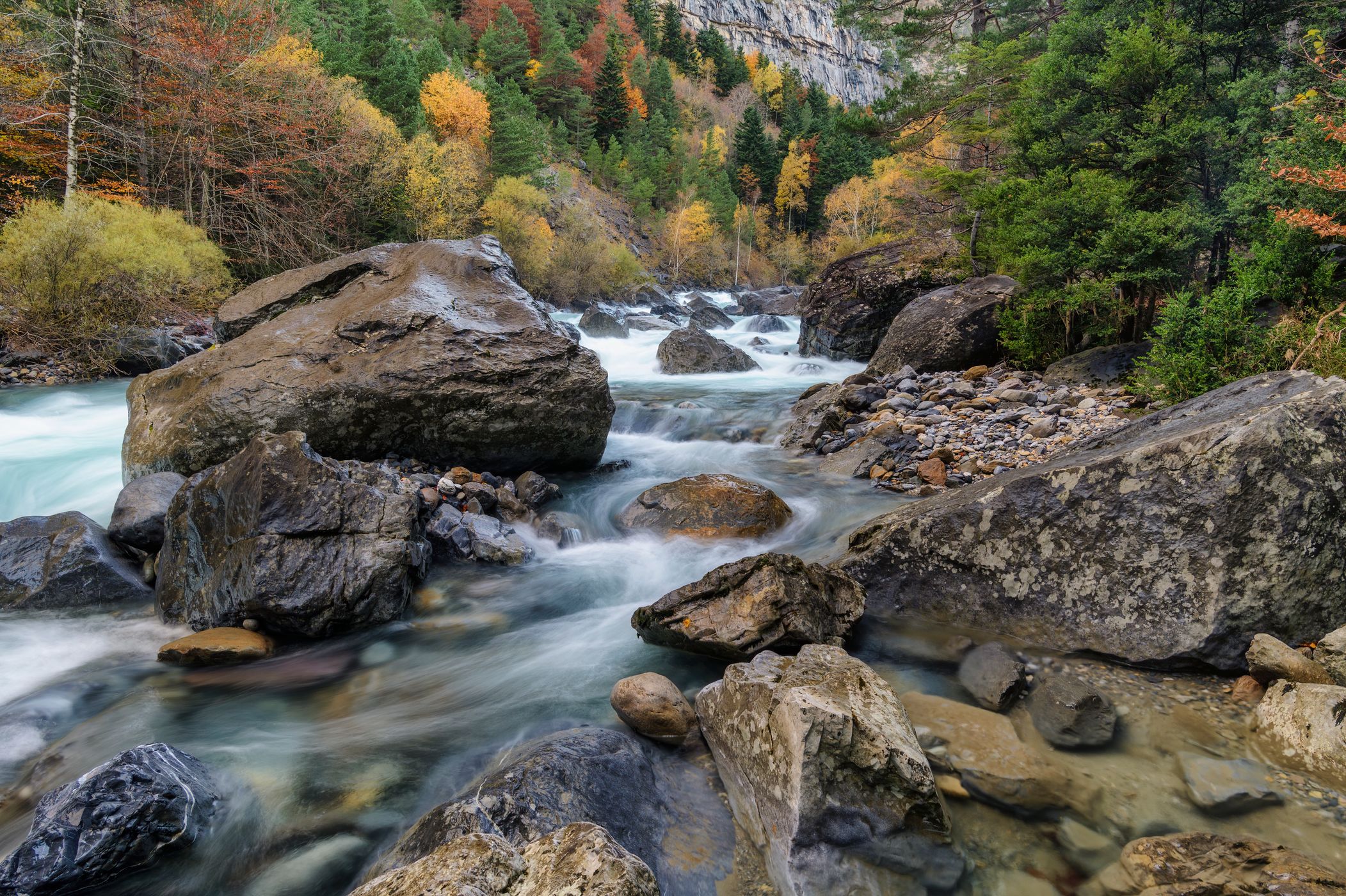 Puente de Santa Elena, Río Ara, Spain