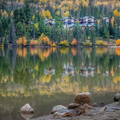 Pyramid Lake Lodge, Canada