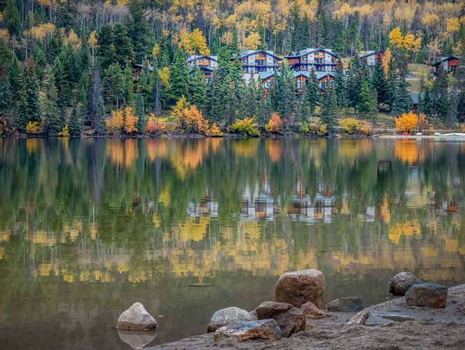 Pyramid Lake Lodge