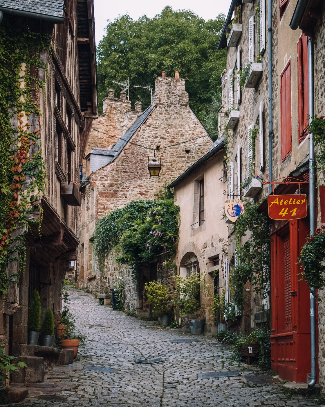 Rue du petit Fort, Dinan, Brittany, France