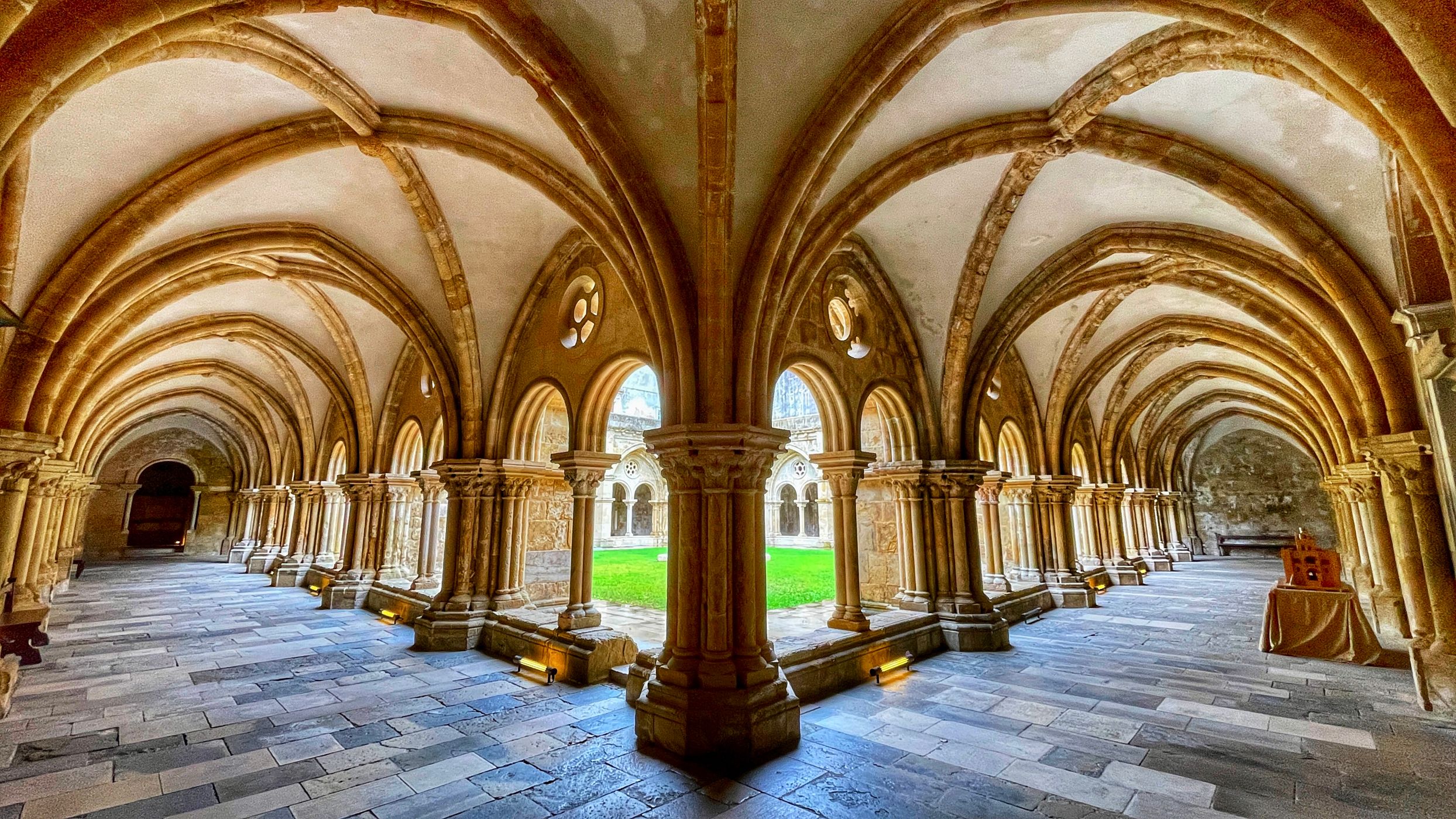 Sé Velha - Coimbra, Portugal
