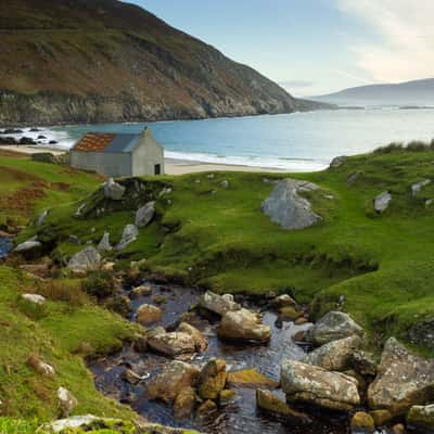 Colm‘s Hut at Keem Beach, Ireland